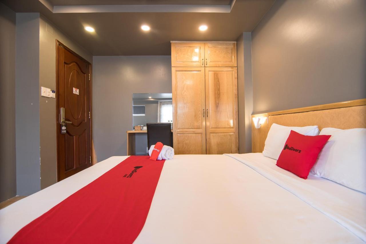 Reddoorz Plus Near Secc Ho Chi Minh-stad Buitenkant foto